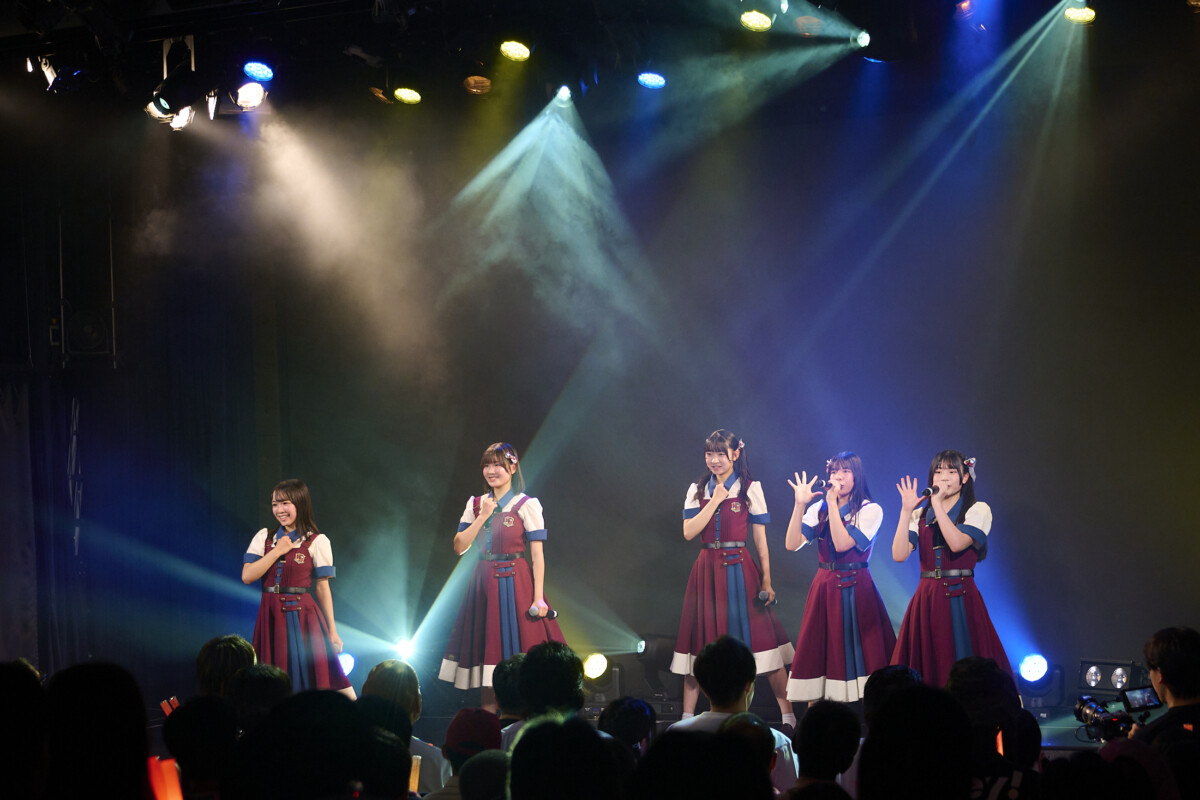 7限目のフルール 1期生卒業を前に現10人体制の集大成ライブを開催